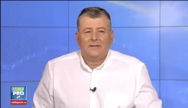 Defilare in costume turcesti la Mamaia. Rochiile stralucitoare si dansurile specifice au facut deliciul participantilor