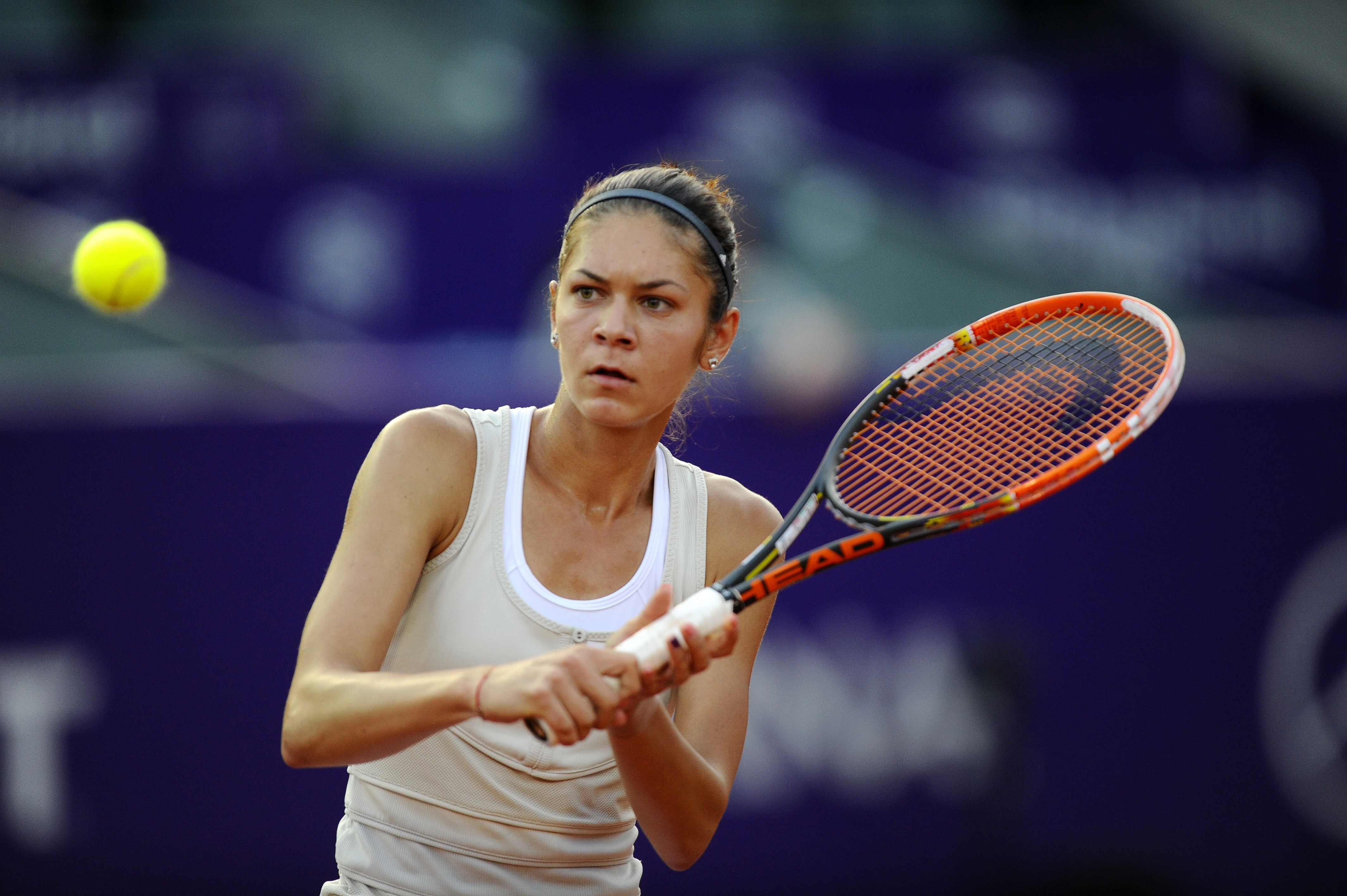 ANDREEA MITU - ALISON VAN UYTVANCK 1-6; 3-6 la Roland Garros. Belgianca a dominat meciul si s-a impus fara probleme