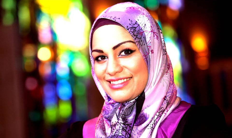 Scandal intr-un avion United Airlines. Motivul uluitor pentru care o femeie musulmana nu a primit o doza de suc nedesfacuta