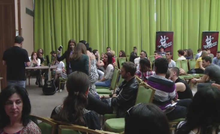 Preselectiile de la Vocea Romaniei au ajuns la Iasi. Sute de concurenti au venit sa-si demonstreze calitatile