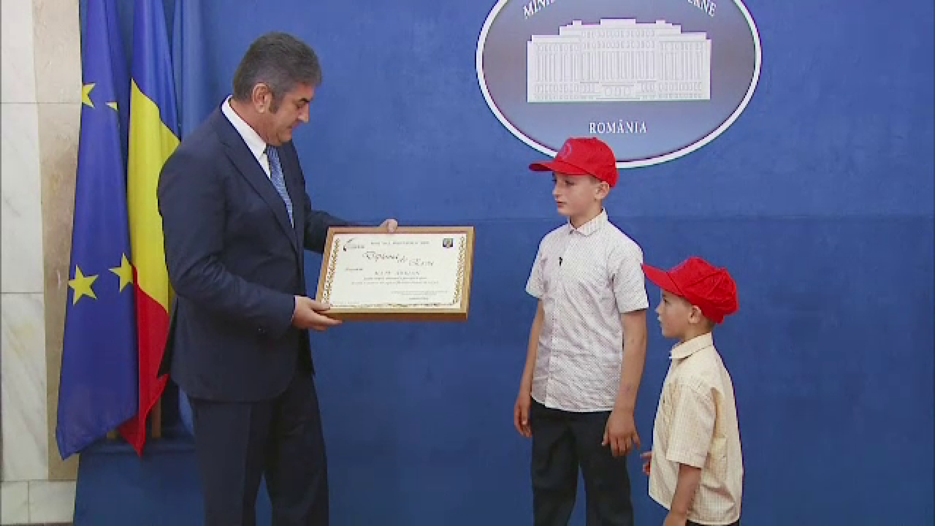 Copiii, sarbatoriti de ziua lor la Cotroceni si MAI. Un baietel de 11 ani a devenit prin curajul sau eroul zilei