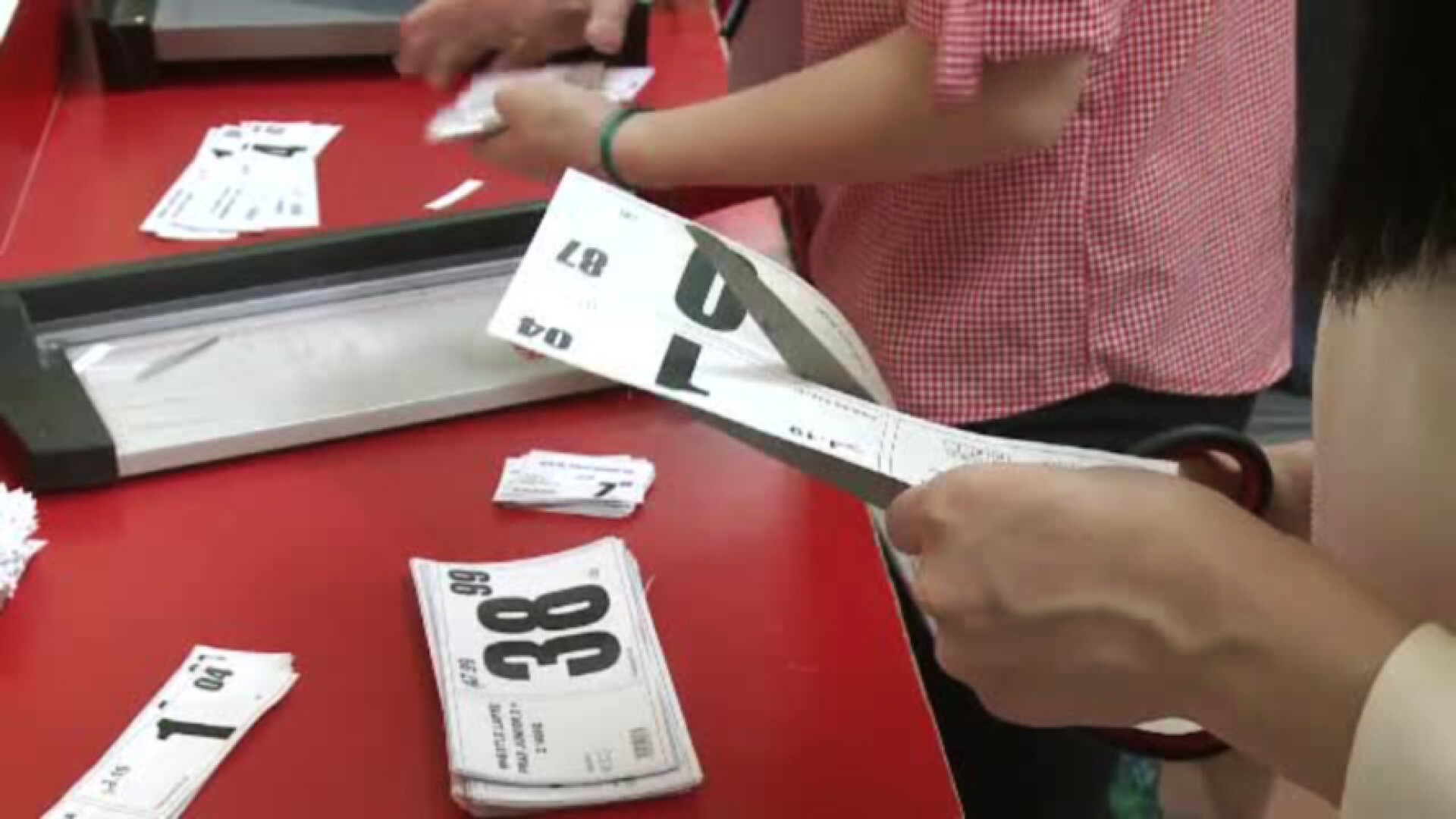 TVA ar putea creşte la 20%. Opoziţia spune că e singura soluţie pentru PSD