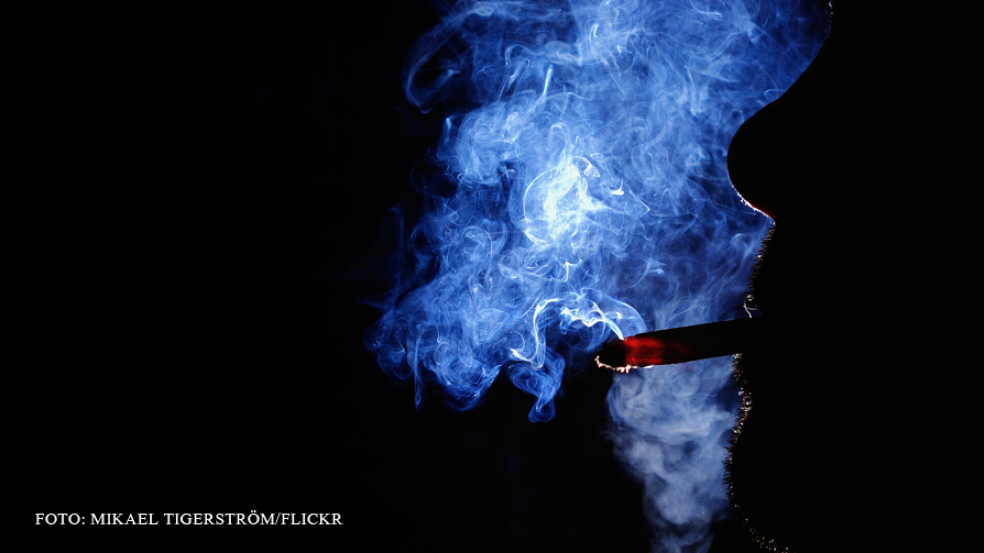 Din cauza fumatului, un bucurestean a cazut de la etajul patru al blocului in care locuia. Ce spun vecinii victimei