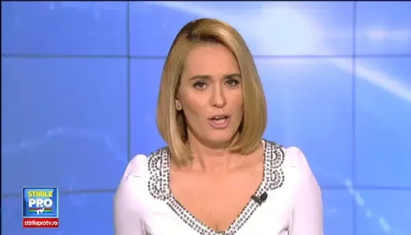 Castelul pierdut la carti si detinut de 40 de familii. Initiativa unor fotografi romani de a aduce turisti in Romania