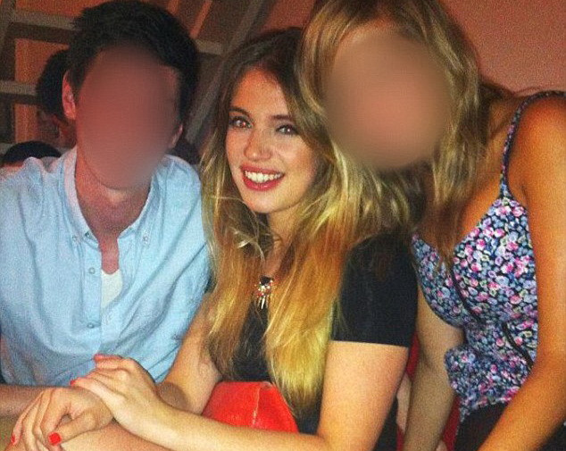 Moarte suspecta a unei tinere intr-un canion din Australia. Ancheta dupa ce aceasta ar fi cazut in timp ce isi facea o poza