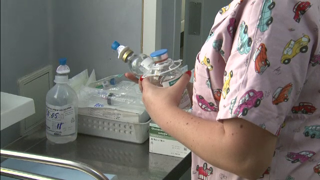 Romanii bolnavi de cancer care isi fac credite si isi vand casa pentru a trai. Tratamentul decontat de stat ii poate ucide