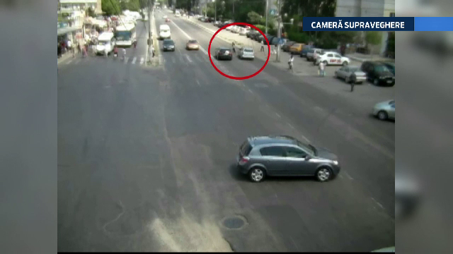 Accident FILMAT in Braila. O tanara de 18 ani este lovita de o masina, in timp de traverseaza pe "zebra"
