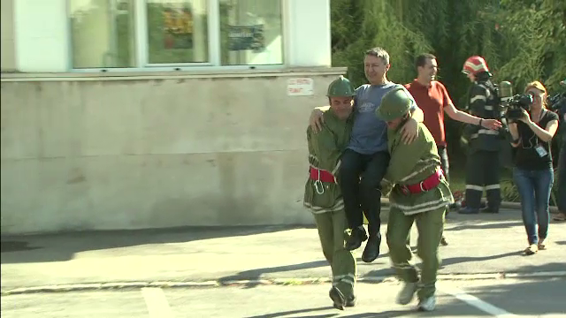 Simularea unui cutremur cu magnitudinea de 7,9, in Capitala. Cum s-au descurcat pompierii la exercitiu