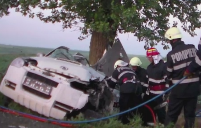 Accident cu necunoscute in Ialomita. Soferul unui TIR nu-si aminteste cum a ajuns pe contrasens si a ucis doi oameni