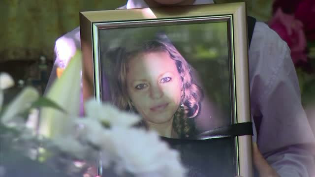 Dorina, femeia de 38 de ani ucisa de fostul iubit in Belgia, a fost inmormantata in localitatea natala