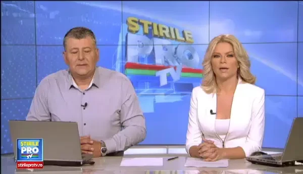 Misiune dificila in Baia Mare: 5 angajati trebuie sa curete pamantul din centrul istoric cu spaclul. Cat va dura operatiunea