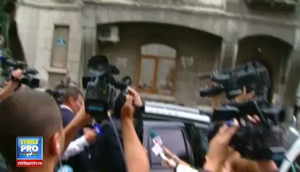 Procurorii anticoruptie au dispus efectuarea URMARIRII PENALE fata de Victor Ponta. Premierul a fost la DNA, cu avocat