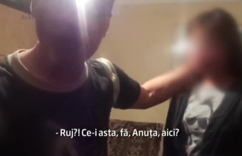 Si-a batut cu salbaticie fiicele sub ochii fratelui lor mai mic. Judecatorii au decis ca NU merita sa ajunga dupa gratii