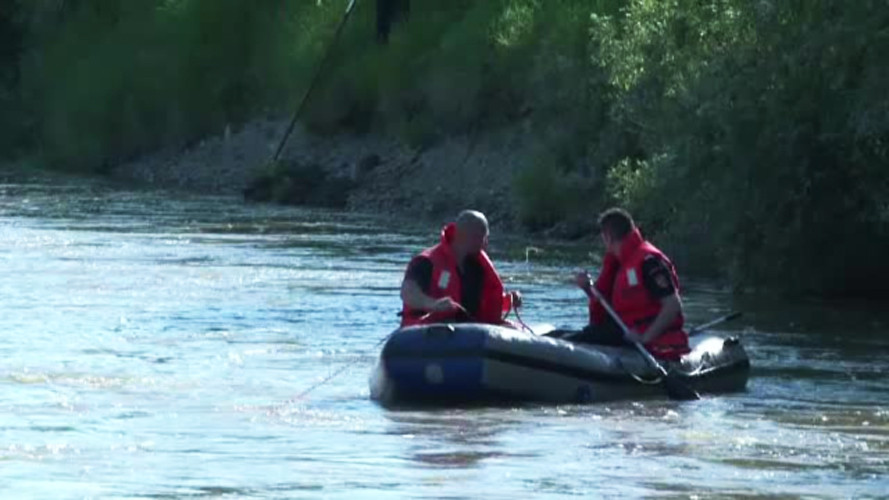 Scafandrii cauta in continuare trupul tanarului inecat in Somes. Totul a pornit de la o provocare intre prieteni