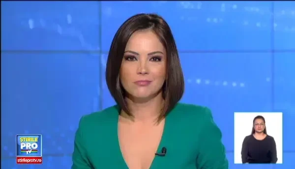 BACALAUREAT 2015. Unii au petrecut mai mult timp in fata oglinzii decat in fata cartilor. Cum a aratat tinuta obligatorie