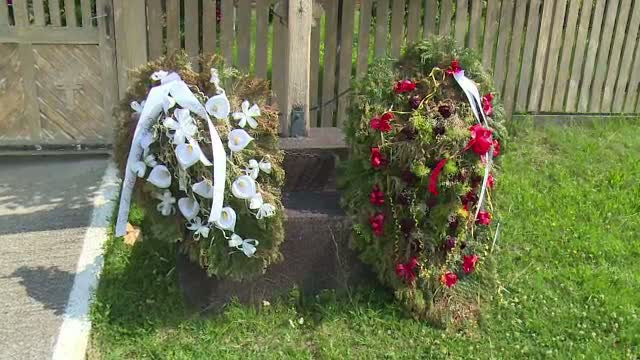 Tanar de 28 de ani, gasit mort in sura casei. Vecinii vorbesc despre un blestem in familia din Bihor