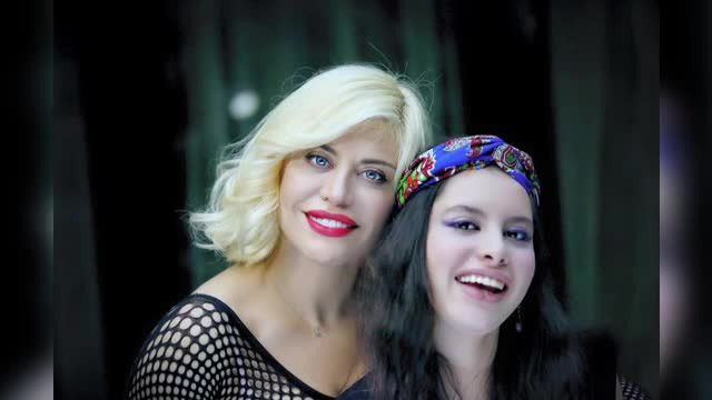 Sfatul Loredanei pentru fane, cu ocazia zilei ei de nastere: "Sa se marite cat mai tarziu, sa fie libere"