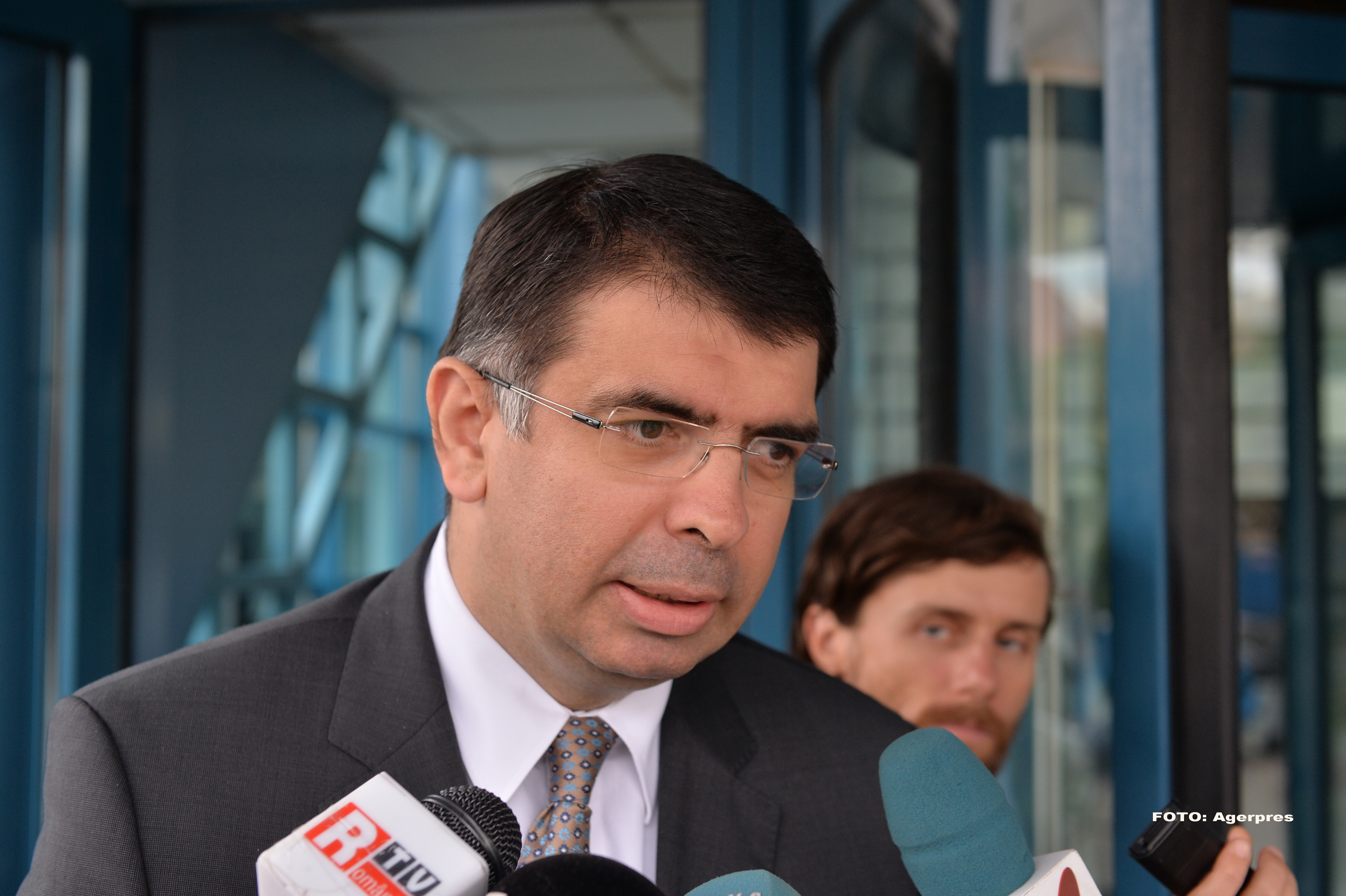 Ministrul Justitiei, Robert Cazanciuc, despre dosarele Ponta si Dragnea: "Ambii beneficiaza de prezumtia de nevinovatie"