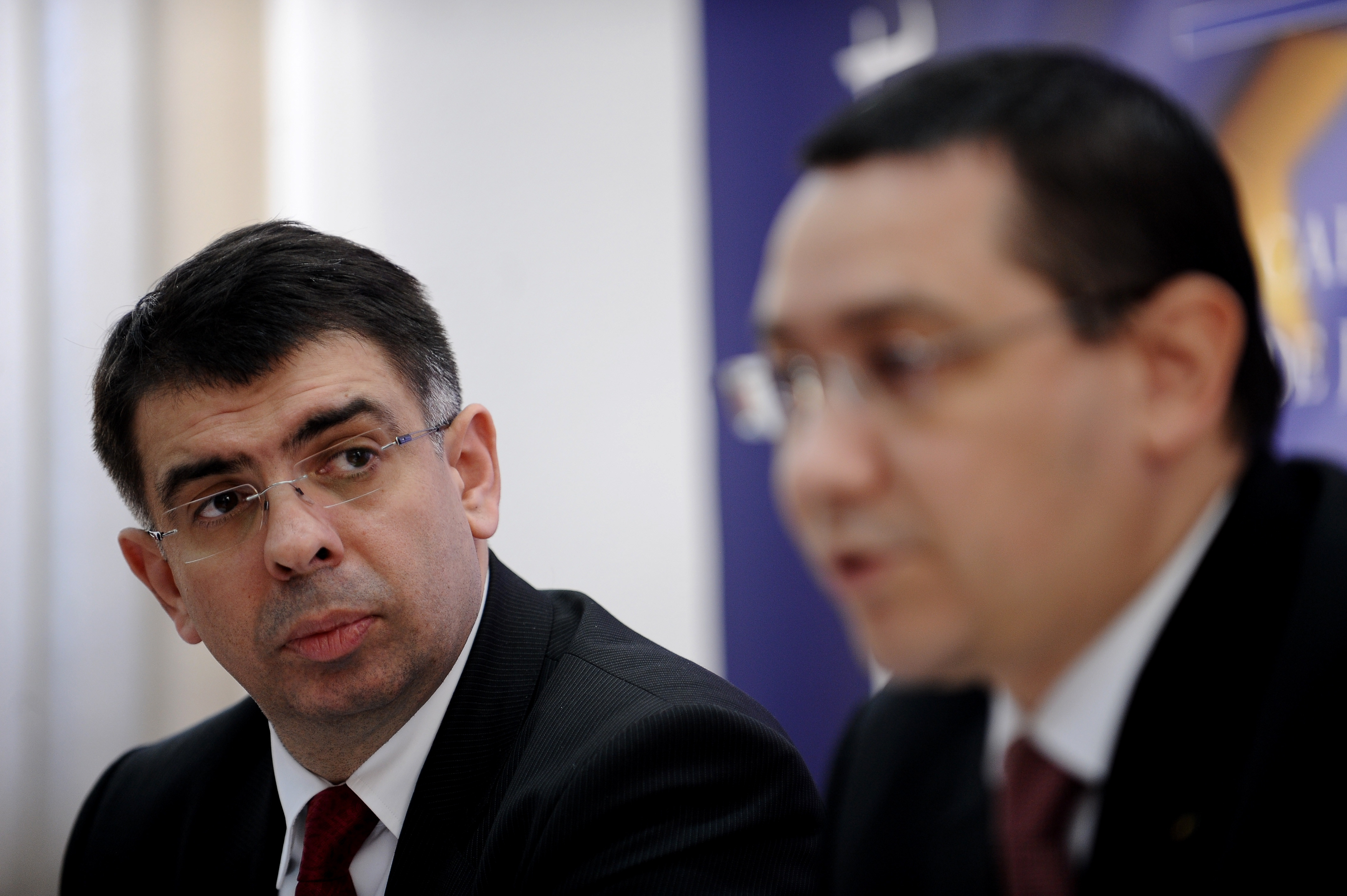 PSD ar intentiona sa renunte la Ministerul Justitiei si cere demisia lui Robert Cazanciuc. Cine l-ar putea inlocui