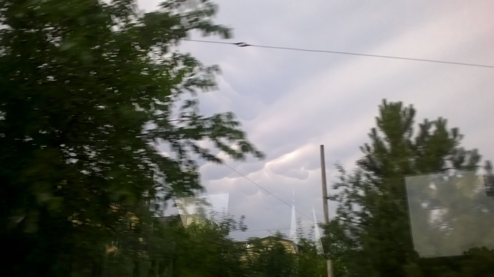 Vremea ramane instabila in aproape toata tara, cu averse in mai multe zone. Care vor fi temperaturile maxime