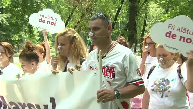 Mars emotionant, cu masti de oxigen pe fata, pentru soarta prematurilor. Loteria pentru viata din spitalele Romaniei