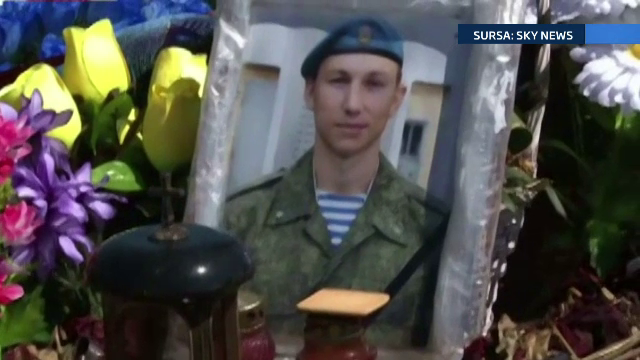 O echipa Sky News a plecat pe urmele a trei soldati rusi, morti in Donbas. "Kremlinul ii minte si apoi ii abandoneaza"