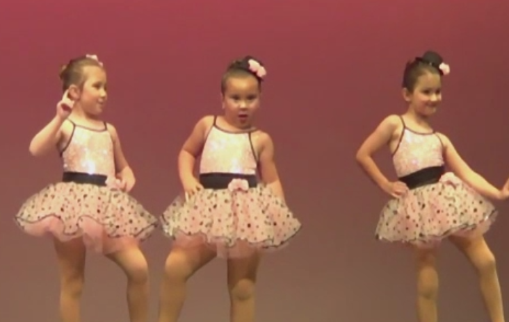 Milioane de oameni au urmarit prestatia unei fetite de 6 ani la serbarea scoala. Cum a dansat micuta pe hit-ul "Respect"