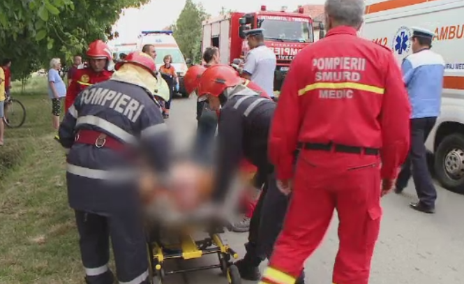 Grav accident rutier in Timis. Sapte persoane, printre care 2 copii, au fost ranite dupa coliziunea dintre doua masini