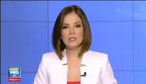 Parintii celor trei copii morti intr-un incendiu, la Uricani, huiduiti la inmormantare. Mama lor, numita criminala de oameni