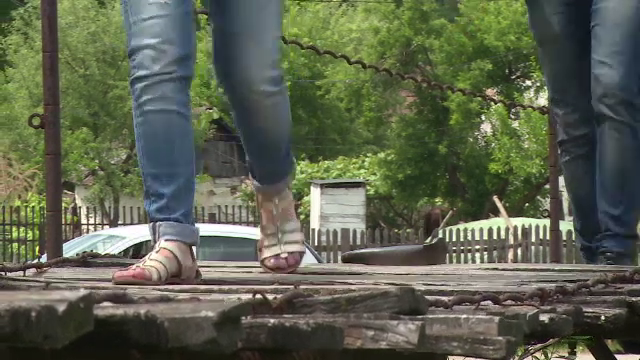 Fetita de 11 ani violata, in drum spre casa, de un vecin de 43 de ani. In urma cu 21 de ani, barbatul a ucis o alta tanara