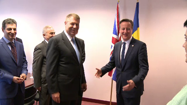 Klaus Iohannis a discutat cu David Cameron despre romanii care iau ajutor de somaj nejustificat, "lucru care deranjeaza"