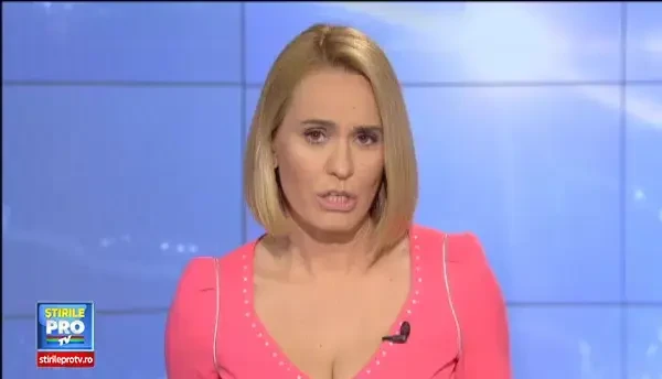 Panica printre calatori dupa ce un tren care mergea spre litoral a luat foc. Un vagon, distrus complet de flacari