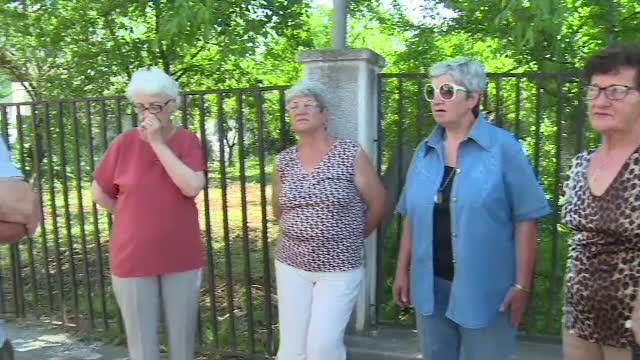 32 de pensionari din Dambovita, pacaliti de o femeie care le-a promis o vacanta in Corfu. Reactia acesteia la acuzatii