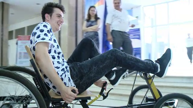 Salon de inventii la Timisoara. Cum arata vehiculul cu care un roman vrea sa cucereasca Europa de vest