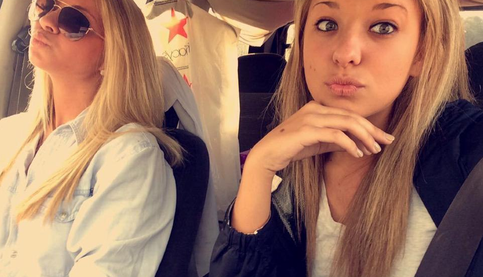 "Toata lumea crede ca am murit". Momentul ingrozitor in care o tanara de 17 ani cade 2 metri in gol, peste o balustrada