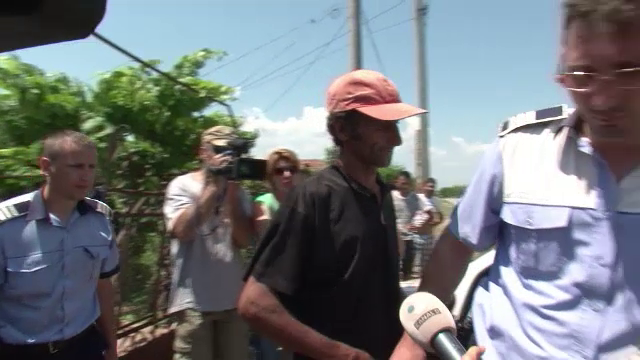 Si-a tinut mama moarta in casa timp de doua luni, ca sa-i incaseze pensia. Ce le-a spus vecinilor care se plangeau de miros