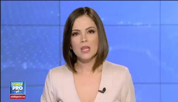 Sase oameni au murit pe DN 7, dupa ce masina lor a intrat intr-un TIR. Una din femei urma sa nasca in cateva zile