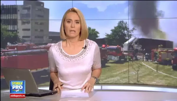 O hala cu gaze inflamabile sub presiune a luat foc la marginea Capitalei. Incendiul, stins de zeci de masini de pompieri