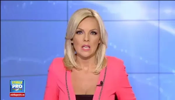 Bataie in centrul orasului Dej, din cauza unei carute parcate intre masini. Martorii au intervenit cu sfaturi, ca la box