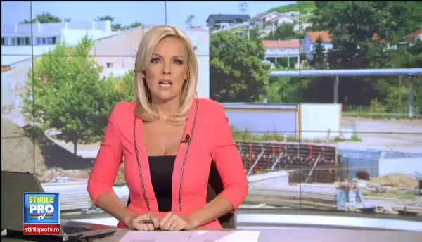 Voluntari pe un santier de constructie din Romania la doar 15 ani. Lectia pe care ne-o dau 28 de elevi din Elvetia