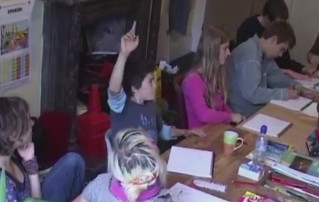 Scoala fara orar, teste sau note, in care elevii conduc totul. Ce sanse are un asemenea sistem sa fie aprobat in Romania