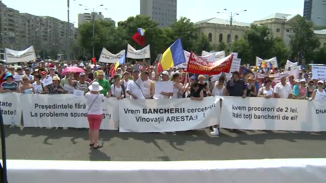 Persoanele care au credite in franci elvetieni au protestat in fata Guvernului. Ce numultumiri au dupa negocierile cu BNR