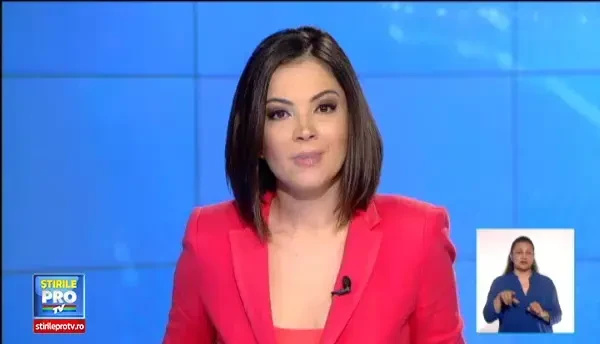 Ultima moda in materie de tatuaje sunt desenele cu henna alba. Ce isi deseneaza pe corp femeile