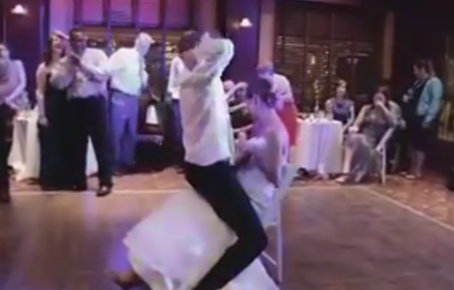 Momente jenante pentru o mireasa, la propria nunta. Ce i-a facut sotul ei incat a izbucnit in lacrimi. VIDEO