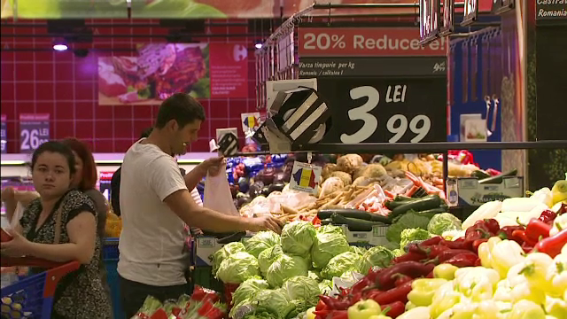 INS: Cartofii, fructele si legumele, scumpite inainte de reducerea TVA. Consiliul Concurentei a pornit o ancheta