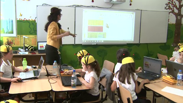 Scoala fara creta si burete, unde elevii invata de placere, cu laptopul in fata: "Mi se pare ca trece timpul prea repede"