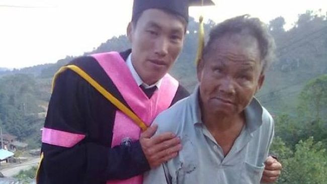 Un fermier sarac si-a crescut fiul singur dupa ce i-a murit nevasta. Gestul baiatului dupa ce a absolvit facultatea e uimitor