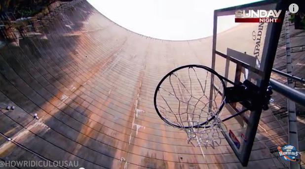 VIDEO A fost stabilit un nou record mondial pentru cea mai mare inaltime de la care este inscris un cos de baschet