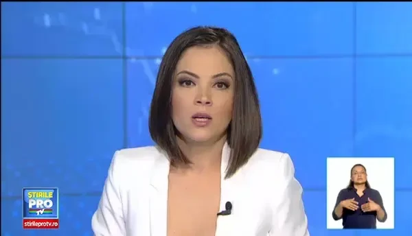 Un Boeing gigant a facut senzatie pe Aeroportul din Sibiu. Sute de curiosi s-au inghesuit sa vada aeronava venita din Dallas