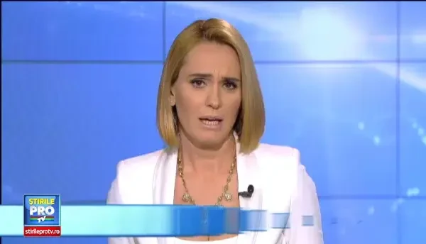 Politistii i-au prins pe acesti doi tineri in timp ce spargeau seminte si lasau cojile pe strada. Va dam doua optiuni